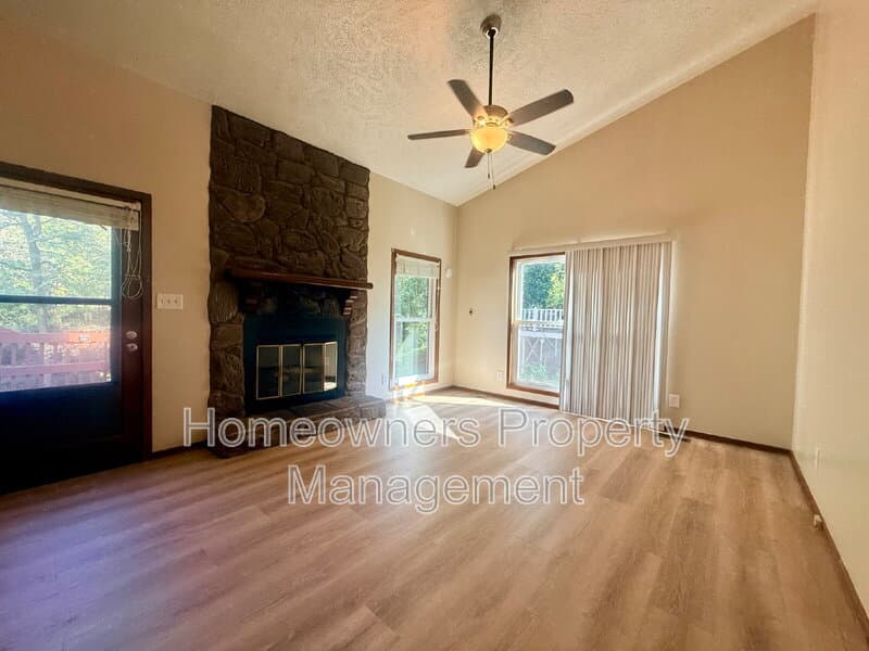Fayetteville House: 4436 Briton Circle