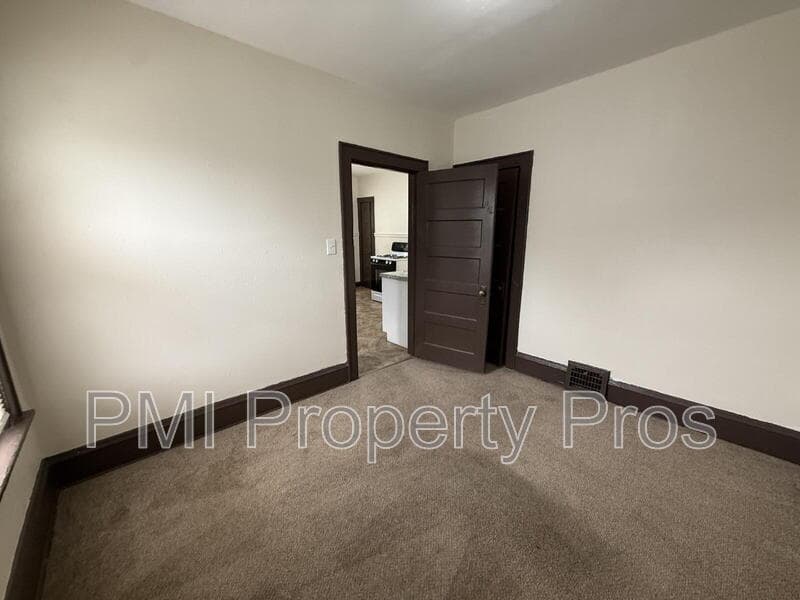 Milwaukee Condo: 2532 N 37th St