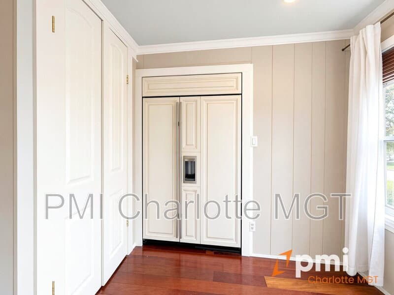 Charlotte House: 1140 Bevis Dr