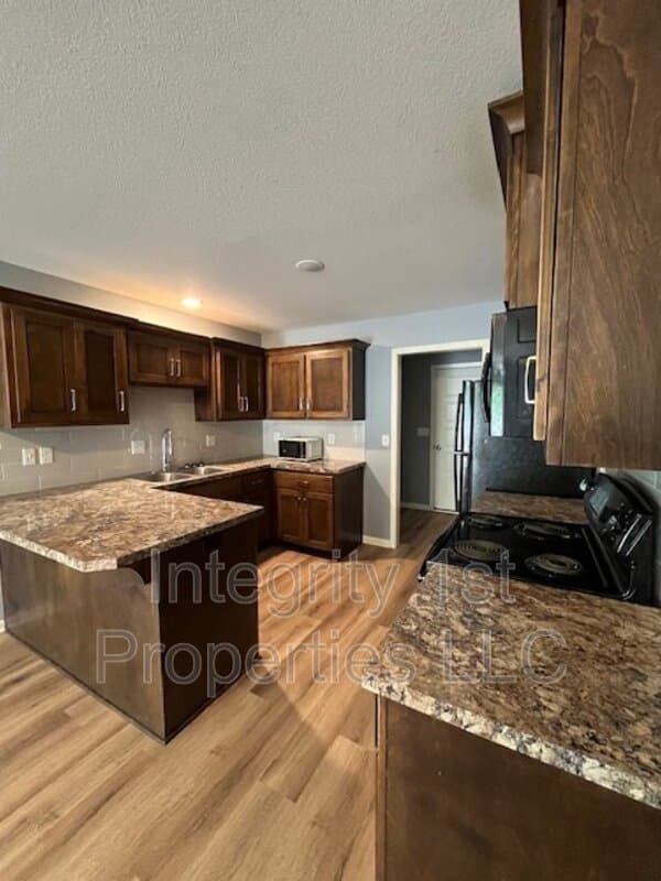 Kansas City Condo: 6323 NE 44th St