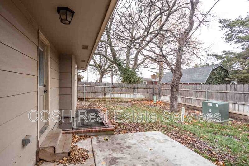 Colwich Condo: 406 North Colorado Avenue - F