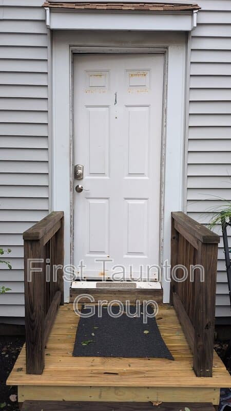 Taunton Condo: 458 Weir Street