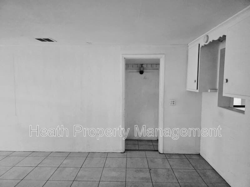 Largo House: 504 6th Ave NW