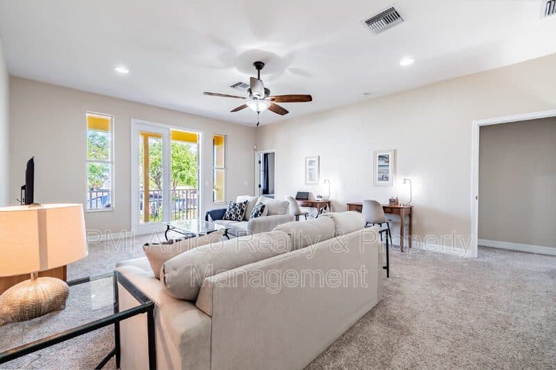 Apollo Beach House: 539 Treviso Dr