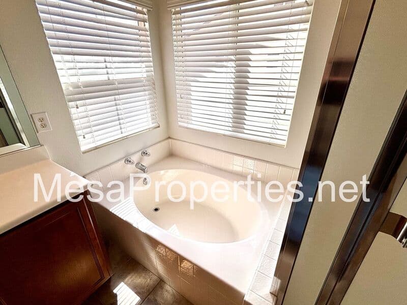Victorville House: 12396 Ava Loma St.