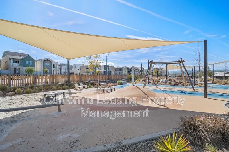 Valencia House: 27233 Red Willow Court