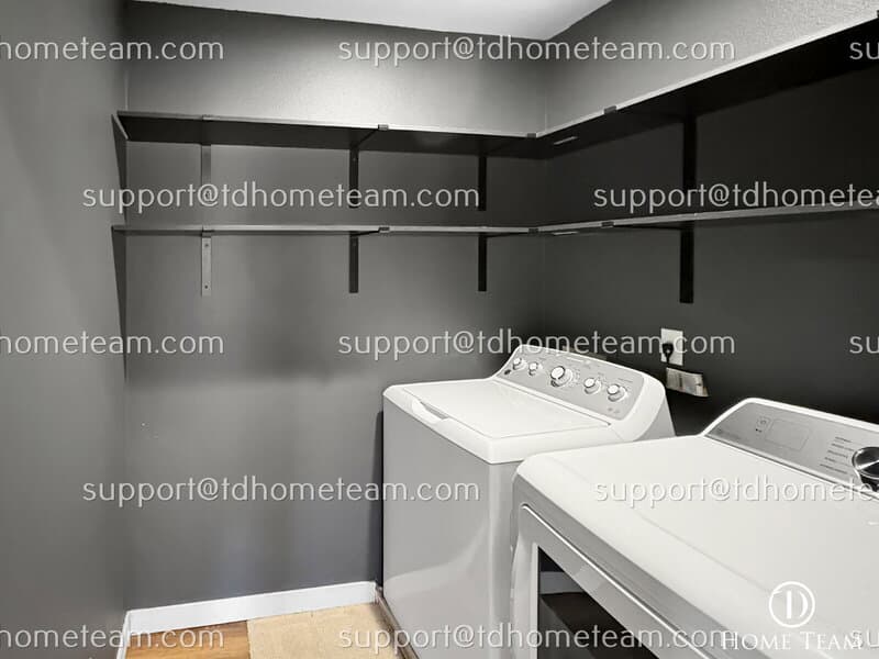 Kent House: 23806 118th Pl SE