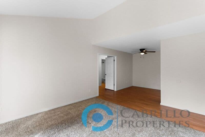 San Diego House: 10278 Black Mountain Rd
