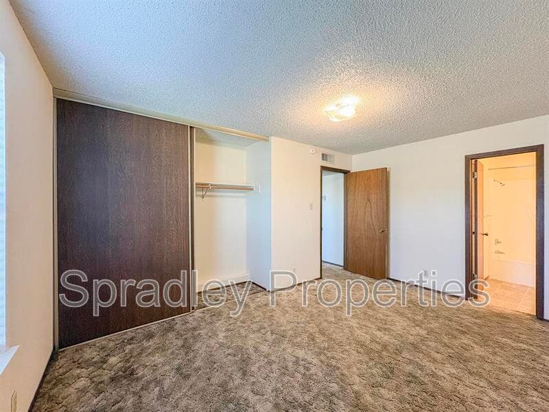 Troy Condo: 120 W Main St