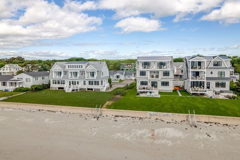 Wells House: 240 Island Beach Road