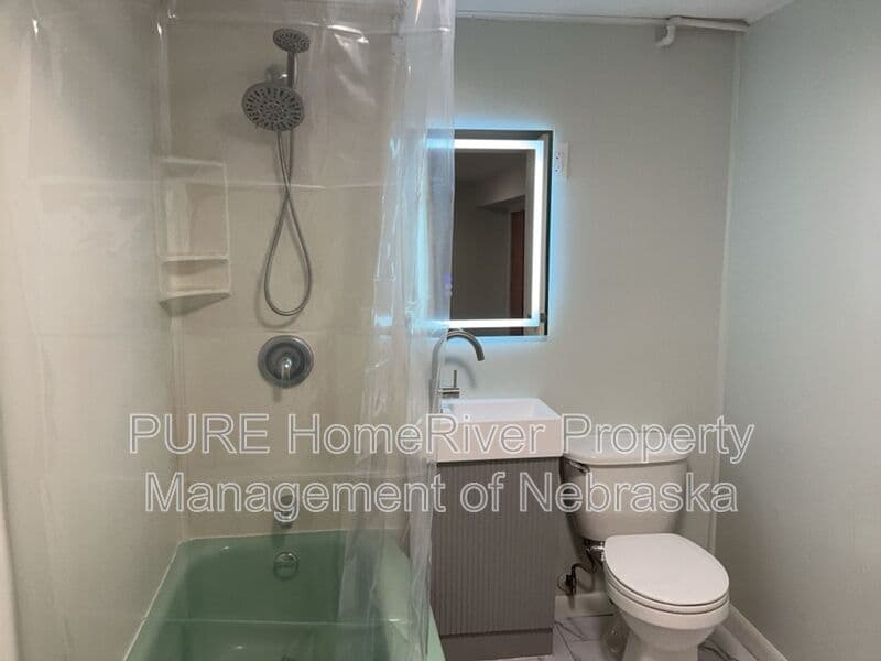 Omaha Condo: 1021 S 30th Ave