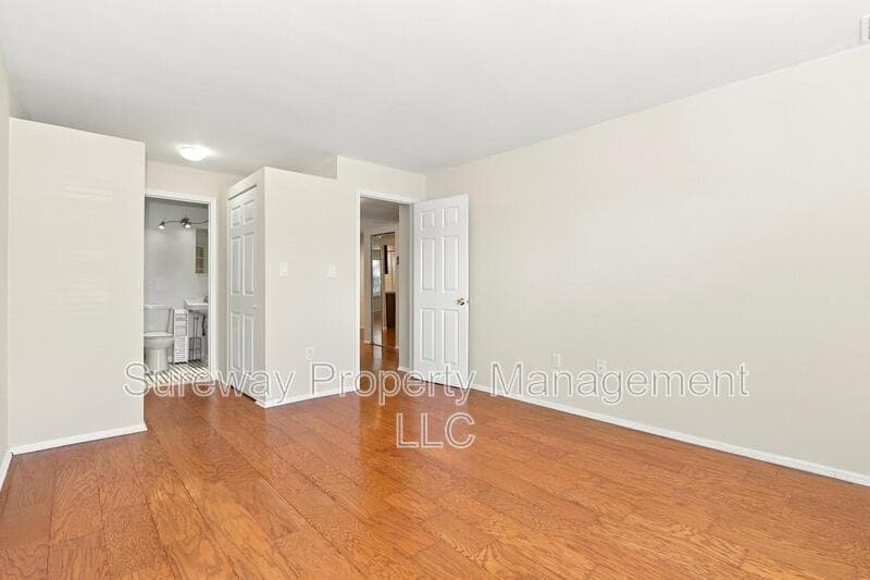 Monmouth Junction Condo: 4242 Bayberry Court