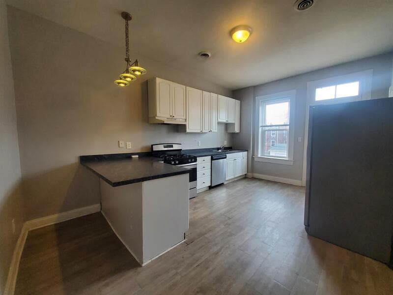 St. Louis Condo: 3628 A Wyoming St - 2F