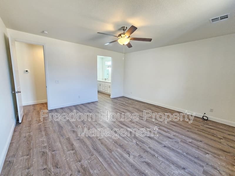 Pahrump House: 6660 Stubblefield Drive