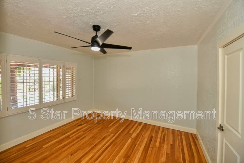El Paso House: 3030 Aurora Avenue