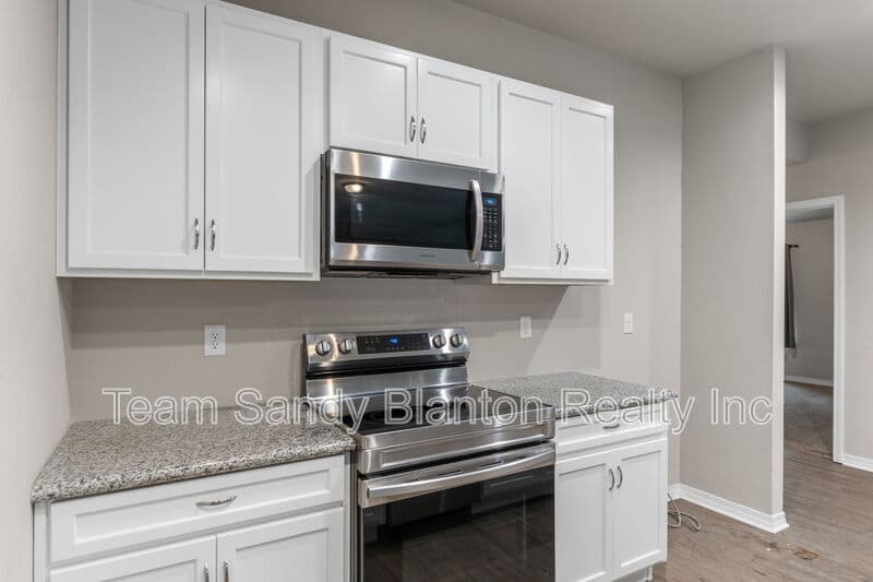 Milton House: 3210 Electra Drive