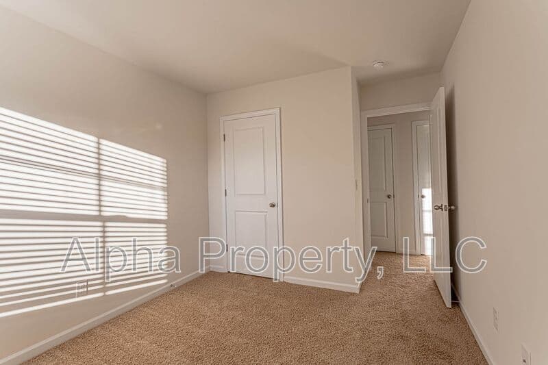 Greer Townhome: 34 Moorlyn Ln