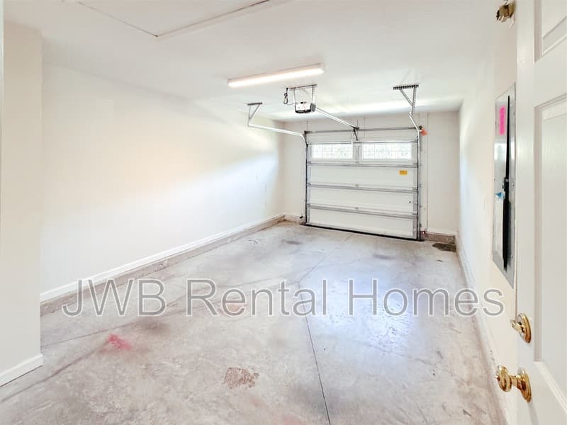 Jacksonville House: 6704 Elwood Ave