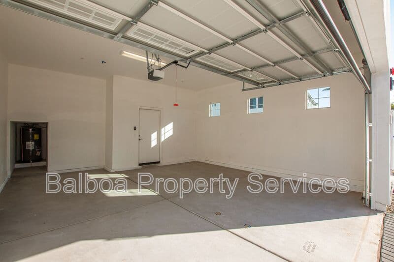 Mesa Townhome: 3230 E Thomas Rd