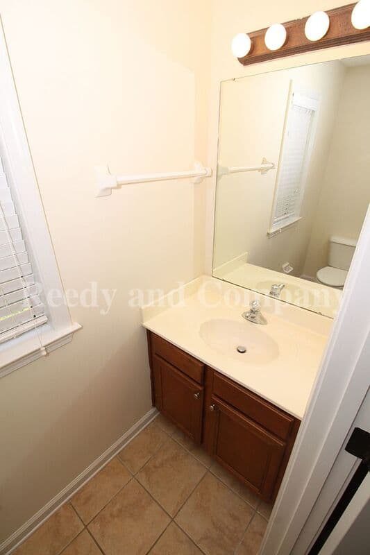 Cordova House: 1331 Appling Rd