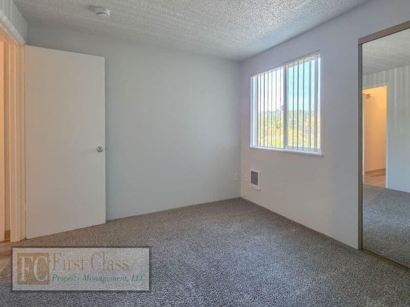 PORTLAND Condo: 3648 SW BEAVERTON HILLSDALE HWY