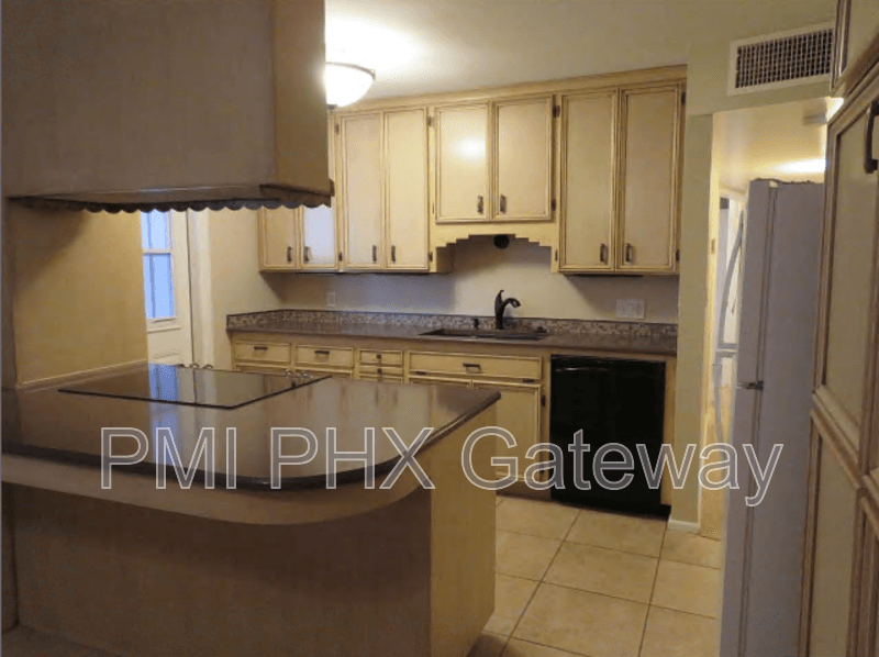Tempe House: 15 E. McKinley St.