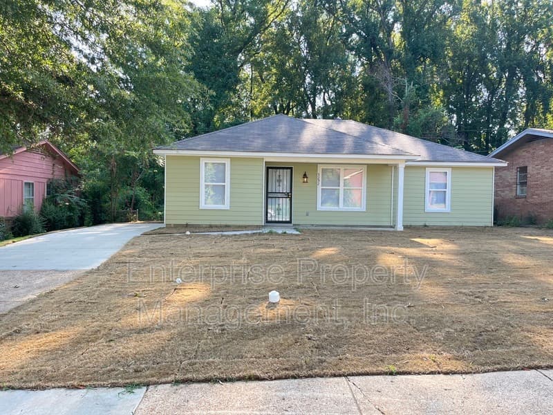 Memphis House: 3292 Denver St