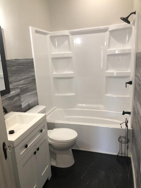 Manitowoc Condo: 722 South 22nd Street - Lower