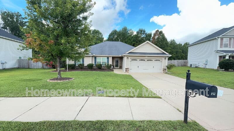 Raeford House: 152 Ladden Ln