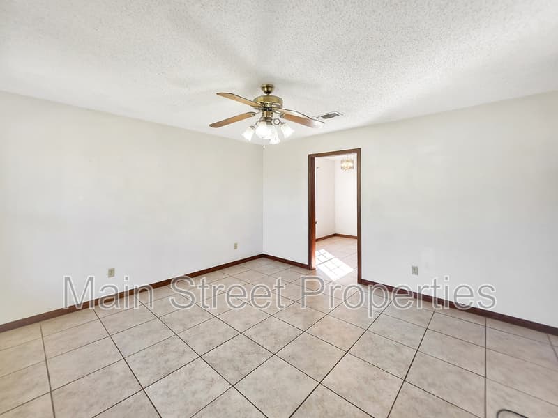 Milton House: 5595 Osceola Street
