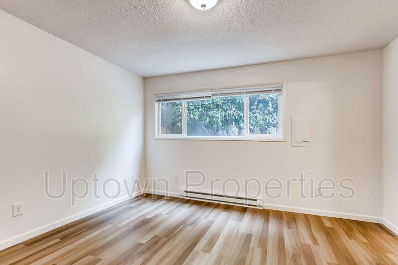 Portland House: 4633 SW Huber St