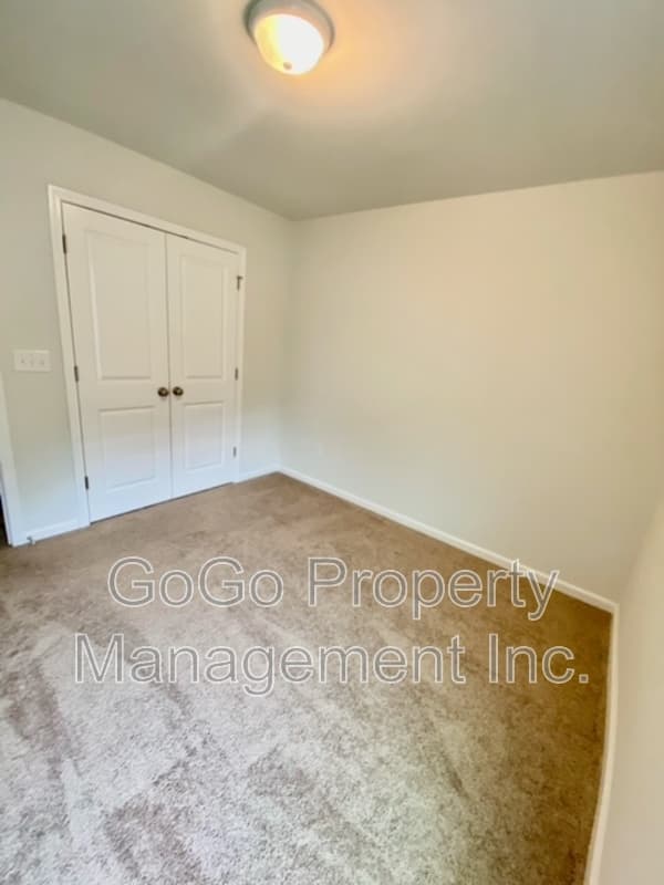 Boiling Springs House: 811 Millsgrove Court