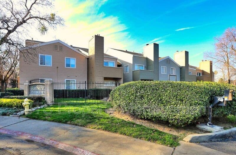 Sacramento Condo: 1019 Dornajo Way