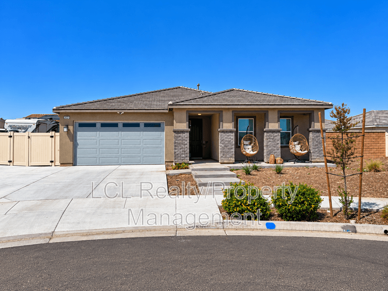 Winchester House: 29221 Searchers Ct
