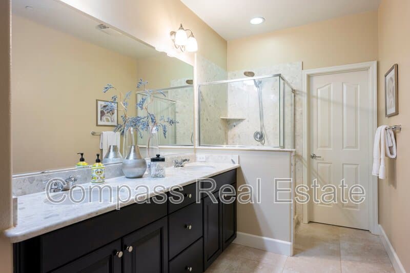 San Jose House: 265 Esfahan Ct