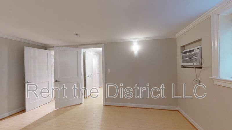 Washington Condo: 1708 Newton Street NW