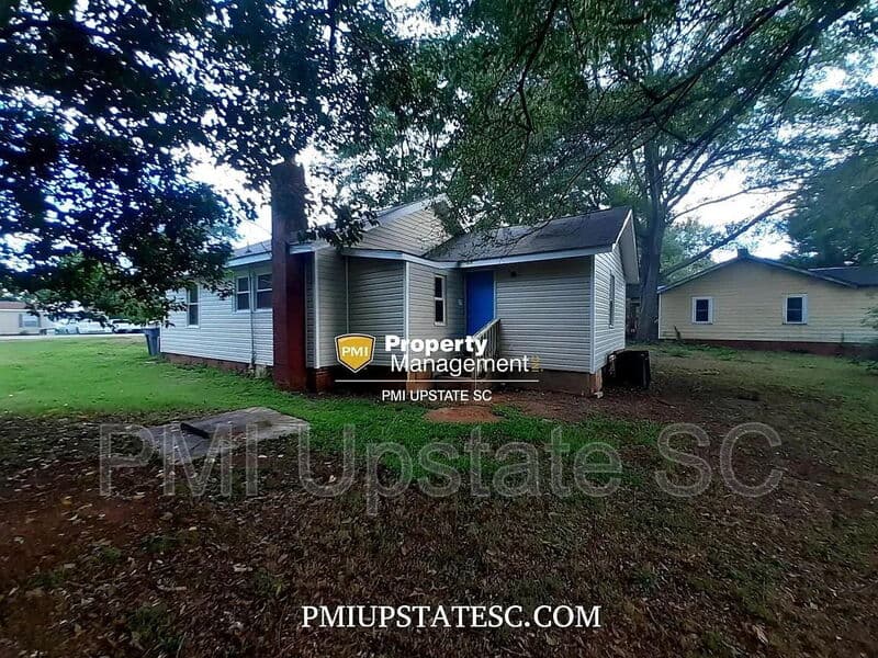 Wellford House: 143 Forrest St