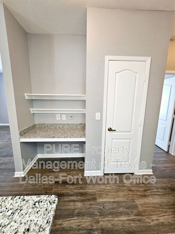 Grapevine Condo: 400 Glade Road