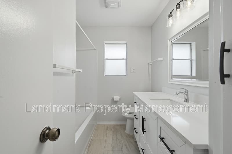 Arlington House: 5917 Pleasant Hill Drive