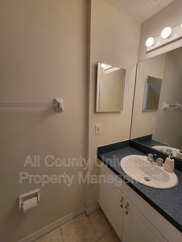 Gainesville Condo: 2348 SW 42nd DR