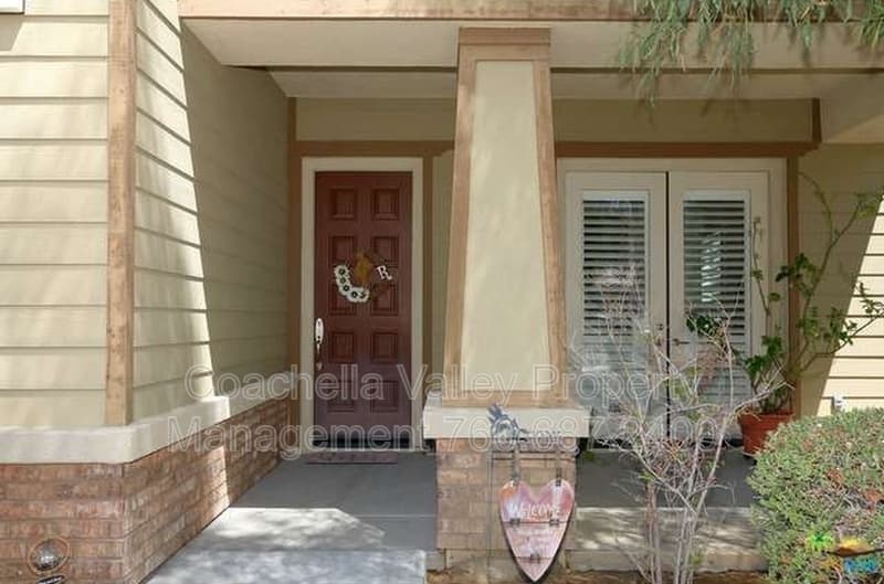 Cathedral City House: 511 Via Assisi