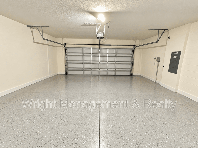 Odessa House: 15450 Black Pepper Lane