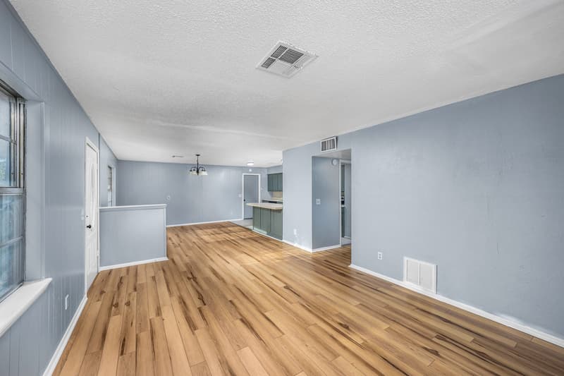 Lawton House: 3015 Northeast Pioneer Boulevard