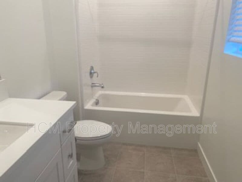 Lake Forest House: 437 Palermo
