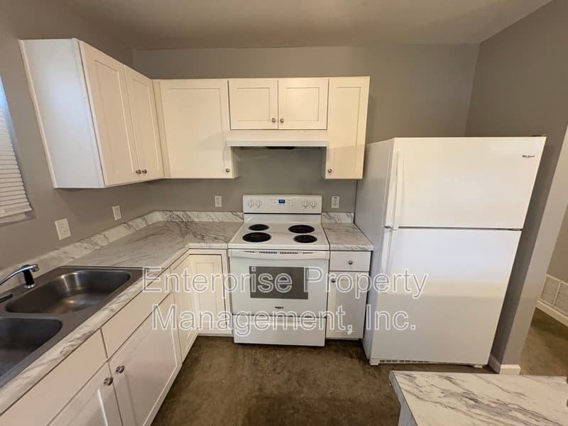 Memphis House: 3292 Denver St