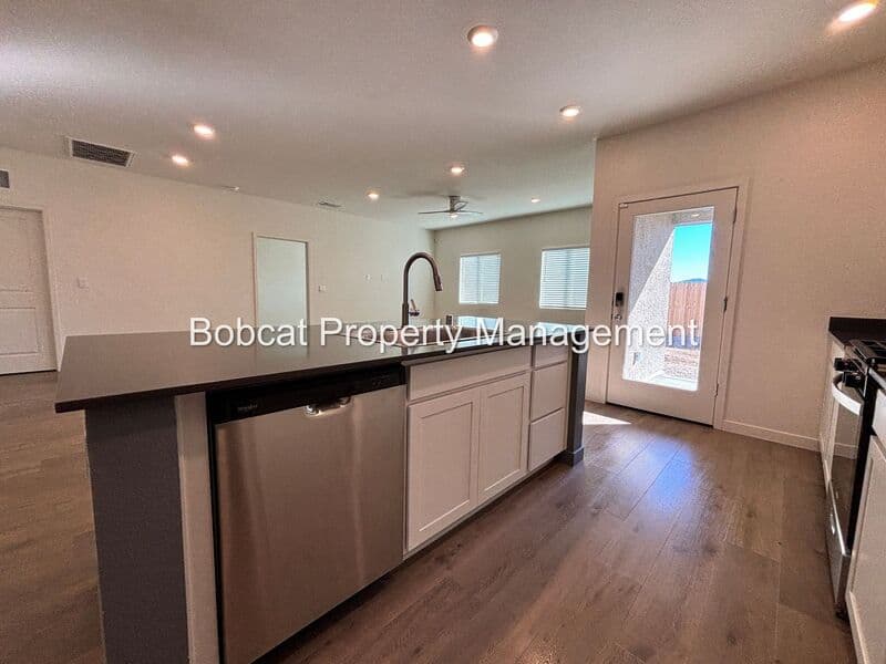 Dayton House: 213 Chandler Rd