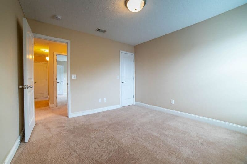 Hinesville House: 211 Augusta Way