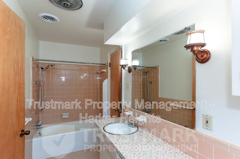 Harker Heights House: 101 Highland Oaks Drive