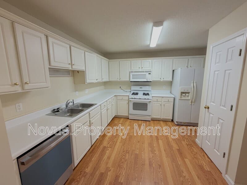 Villa Rica House: 81 Abbotsford Drive
