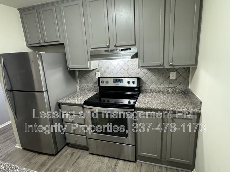 Lafayette Townhome: 300 Lozes Avenue